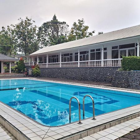Reddoorz Resort At Tridaya Cisarua Puncak エクステリア 写真