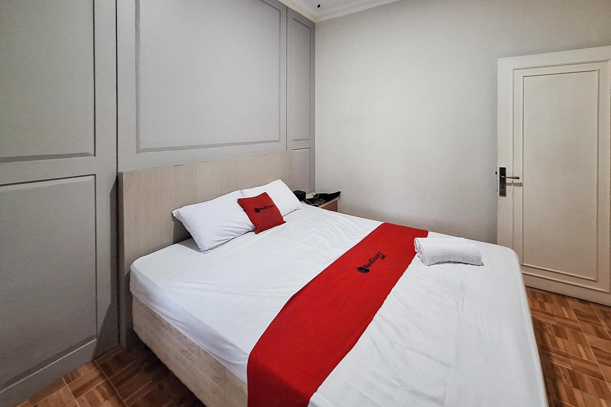 Reddoorz Resort At Tridaya Cisarua Puncak エクステリア 写真