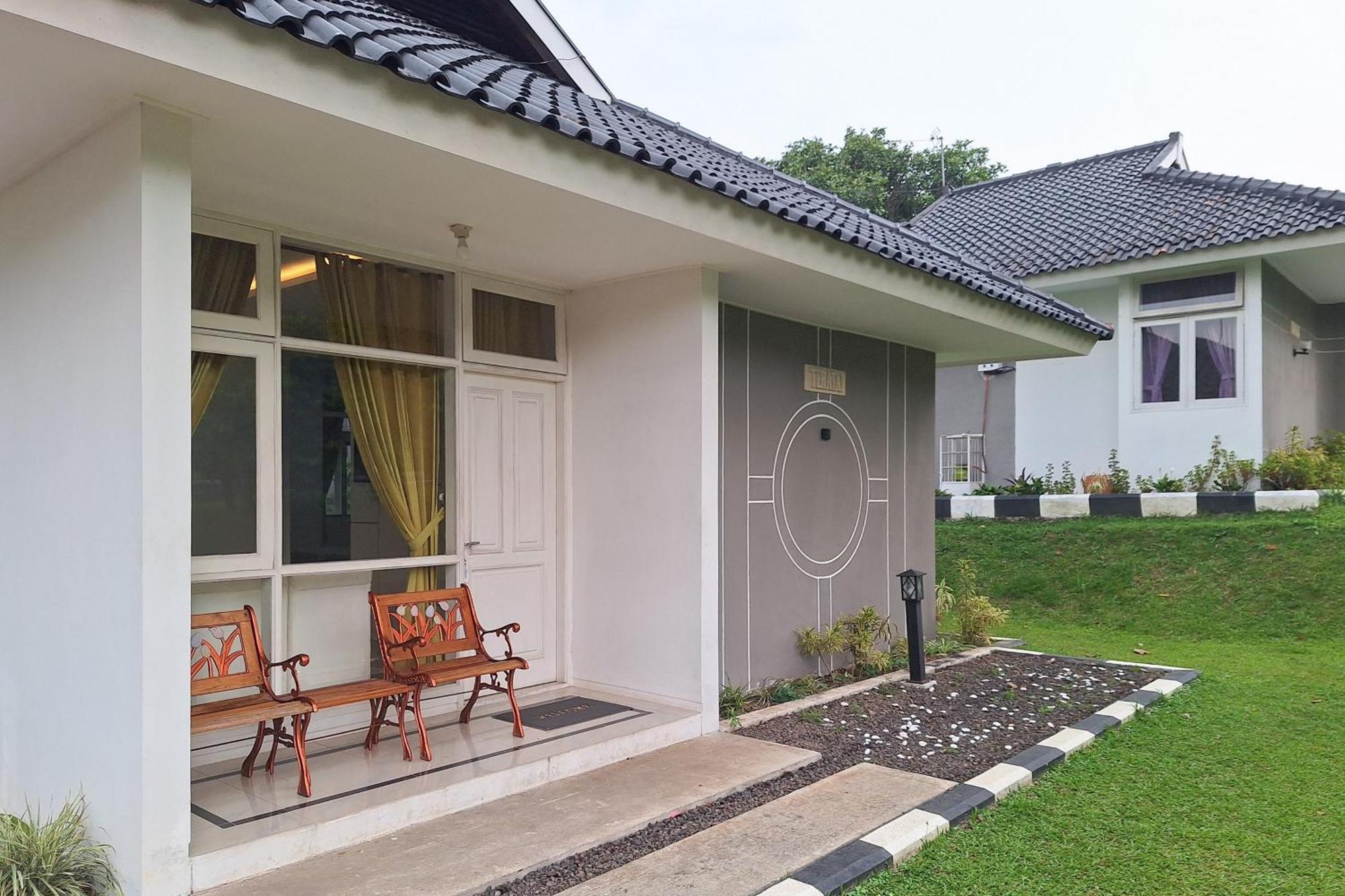 Reddoorz Resort At Tridaya Cisarua Puncak エクステリア 写真