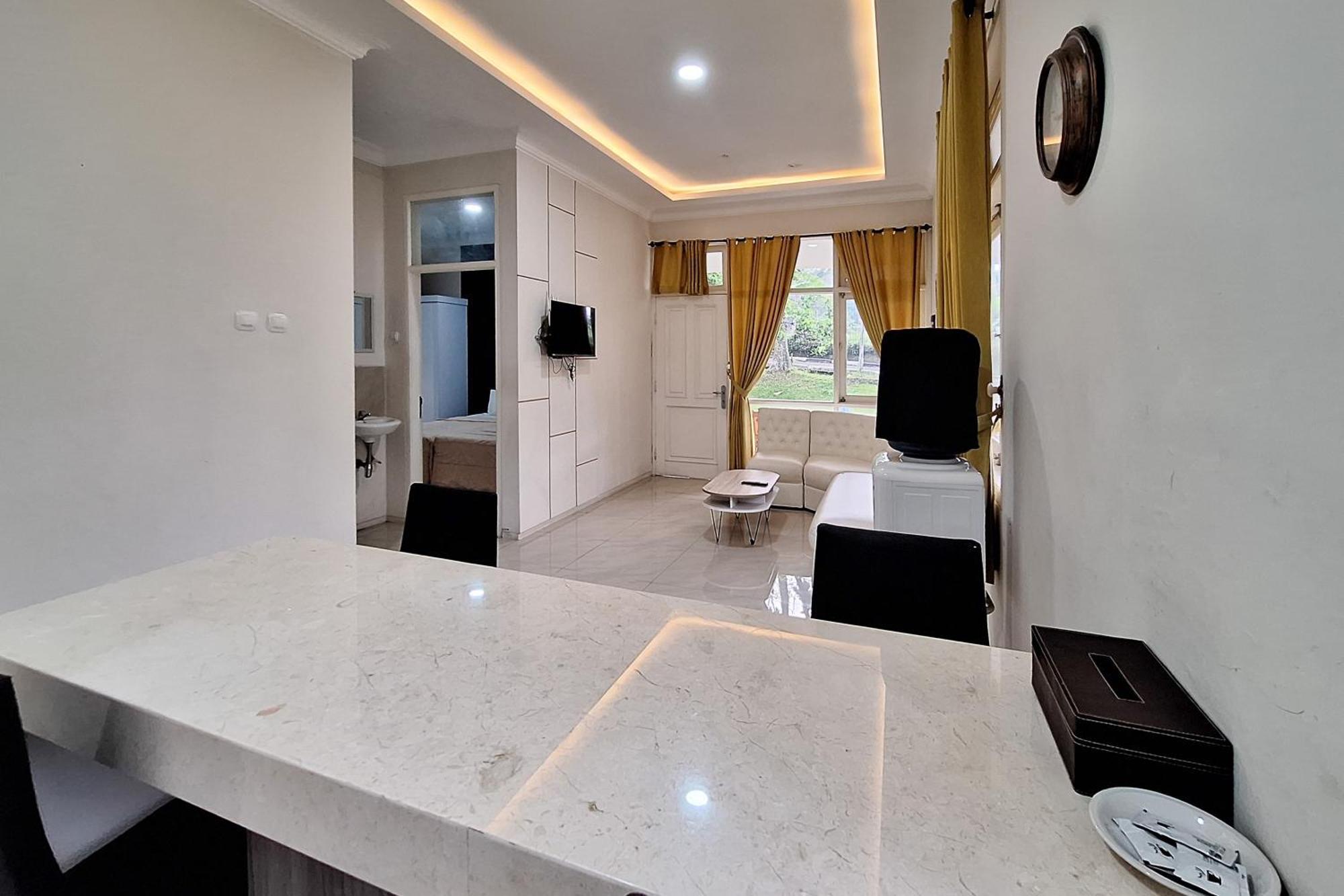 Reddoorz Resort At Tridaya Cisarua Puncak エクステリア 写真